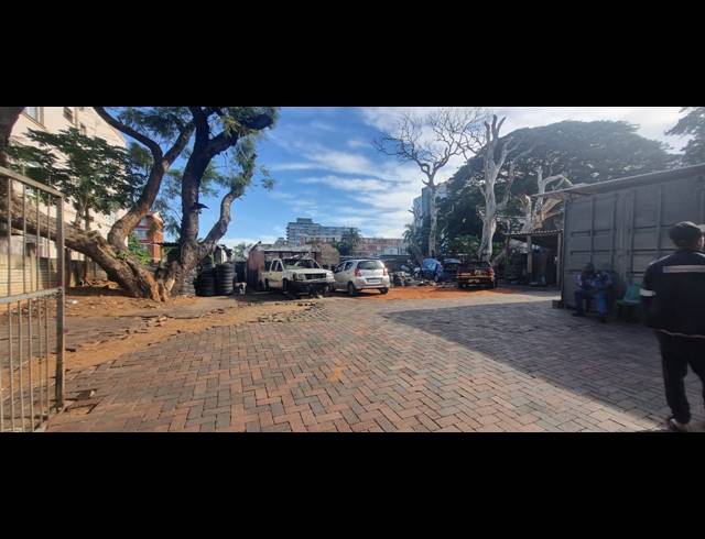 1,033M² VACANT LAND FOR SALE IN GLENWOOD